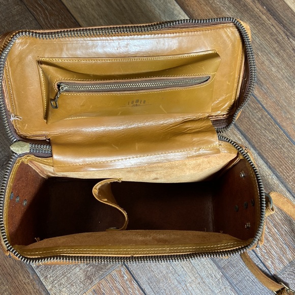 Tower Vintage Leather Camera Bag - Picture 8 of 15